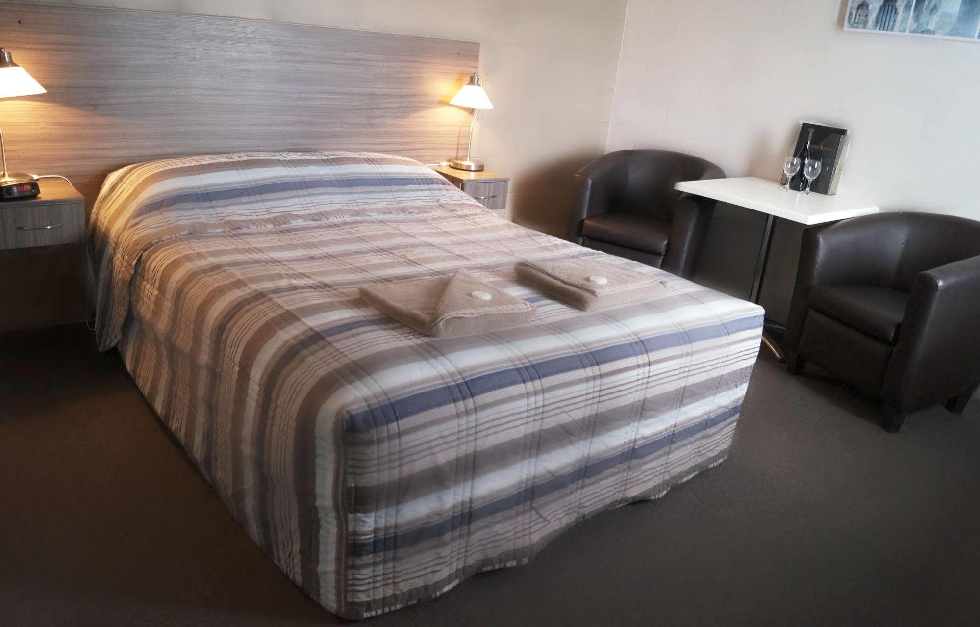 Riverbend Motel